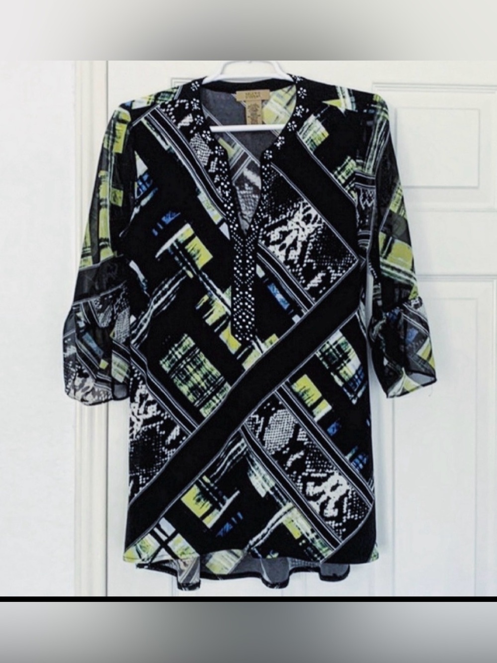 VALERIE STEVENS TUNIC DRESS BEADED EMBELLISHED V NECKLINE BLACK GEOMETRIC PRINT